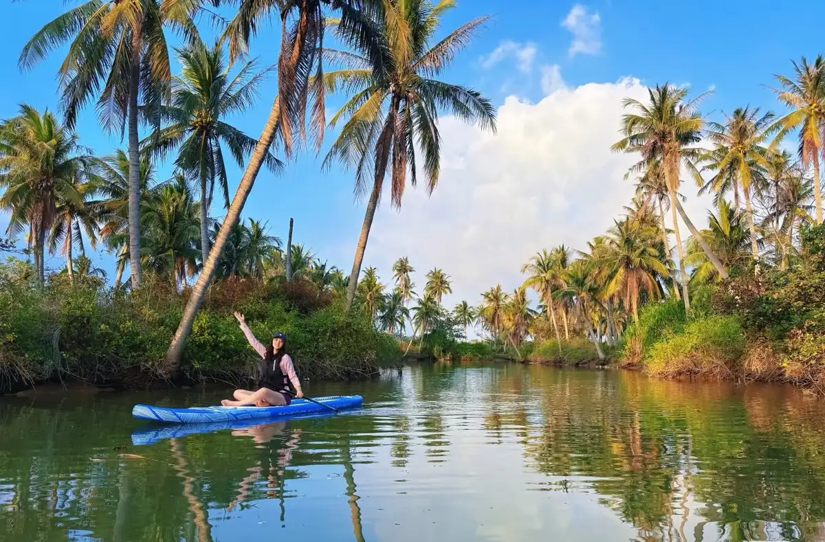 Coconut waterways and fishing rafts