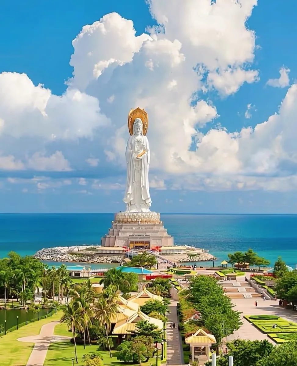 A last morning on Hainan's coast