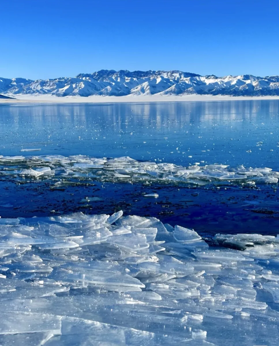 Winter shore of Sayram Lake