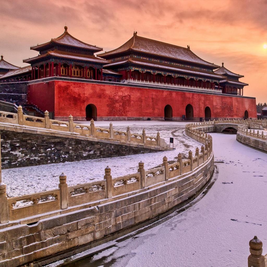 When Snow Falls on Crimson Walls: Beijing's Festive Winter & New Year